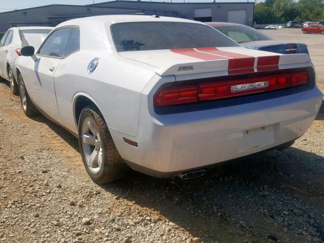 2B3CJ4DG4BH588185 - 2011 DODGE CHALLENGER WHITE photo 3