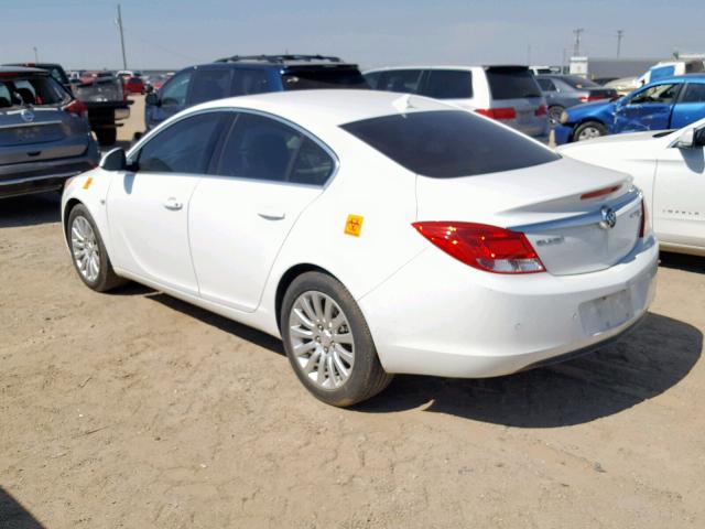 W04GU5GC5B1005279 - 2011 BUICK REGAL CXL WHITE photo 3