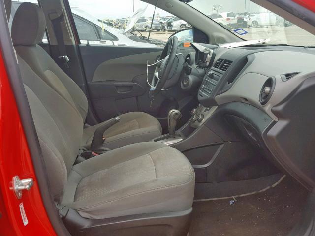 1G1JA5SHXC4179588 - 2012 CHEVROLET SONIC LS RED photo 5