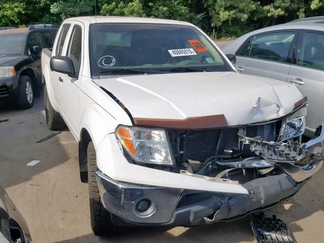 1N6AD07U18C401128 - 2008 NISSAN FRONTIER C WHITE photo 1