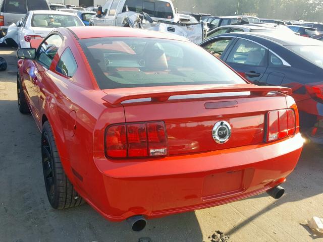 1ZVFT82H355201370 - 2005 FORD MUSTANG GT RED photo 3