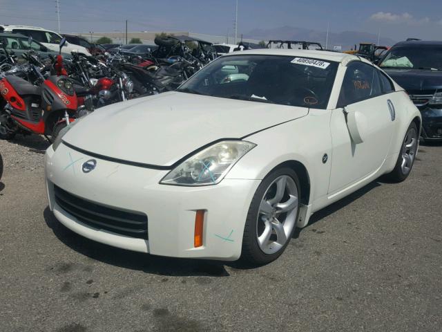 JN1BZ34D28M705855 - 2008 NISSAN 350Z COUPE WHITE photo 2