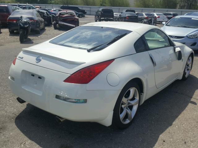 JN1BZ34D28M705855 - 2008 NISSAN 350Z COUPE WHITE photo 4