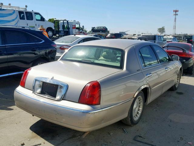 1LNHM81W8XY689608 - 1999 LINCOLN TOWN CAR E GOLD photo 4