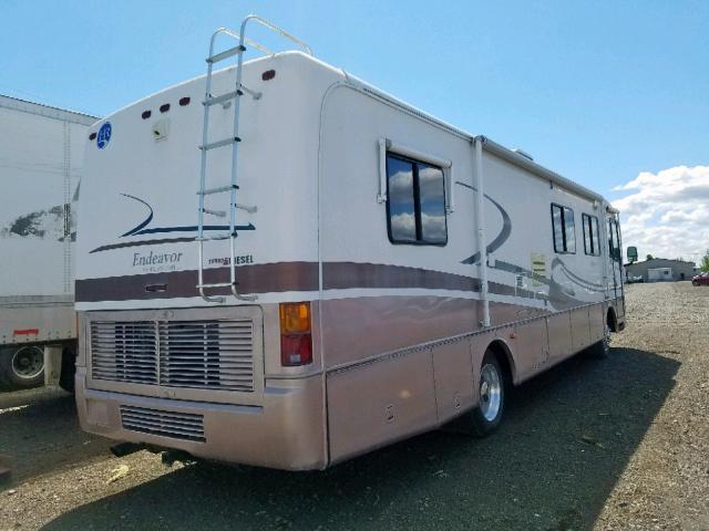 4UZ6XFBC2WC944286 - 1998 FREIGHTLINER MOTORHOME BEIGE photo 4