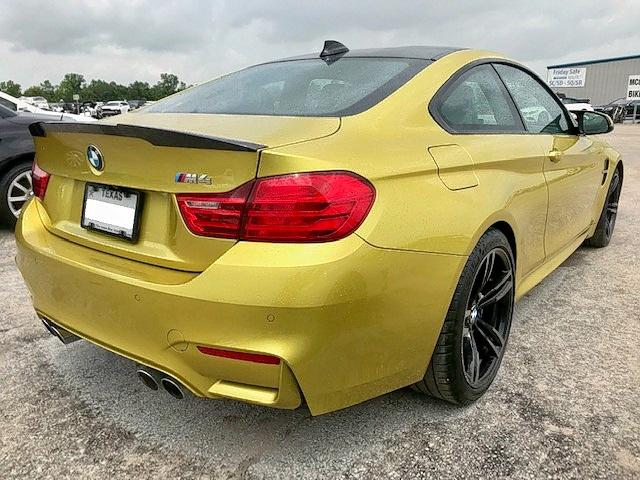 WBS3R9C51FK335398 - 2015 BMW M4 YELLOW photo 4