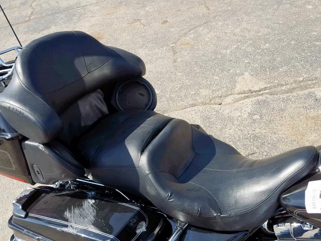 1HD1FCW176Y702667 - 2006 HARLEY-DAVIDSON FLHTCUI BLACK photo 6