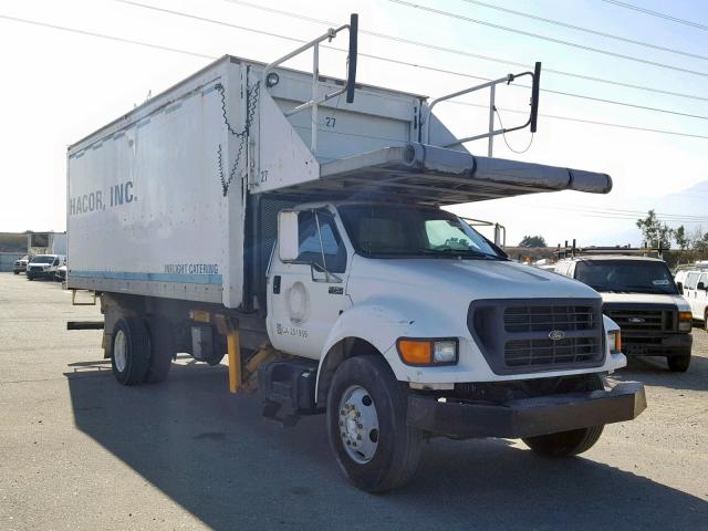 3FDPF7589YMA63543 - 2000 FORD F750 SUPER WHITE photo 1