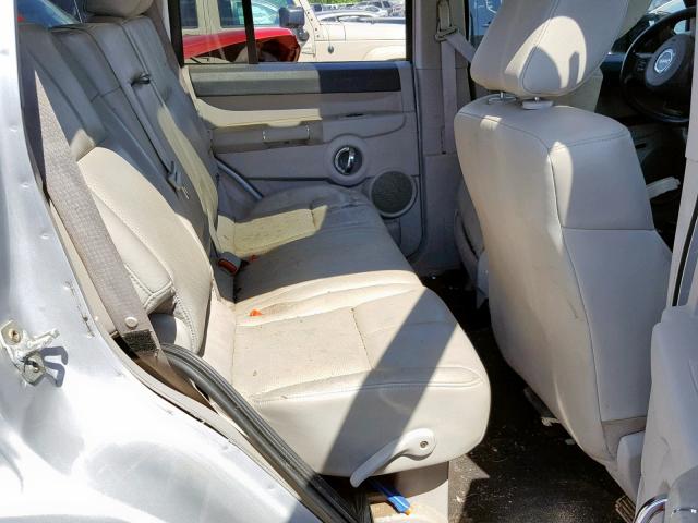 1J8HG58246C127562 - 2006 JEEP COMMANDER GRAY photo 6