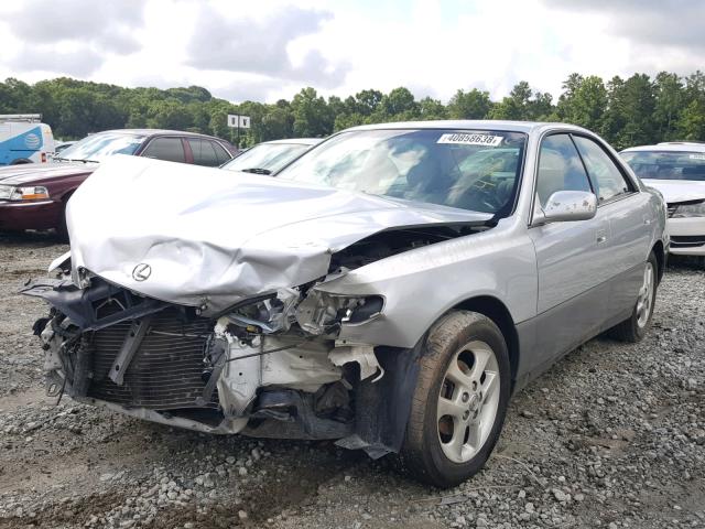 JT8BF28G210304743 - 2001 LEXUS ES 300 SILVER photo 2