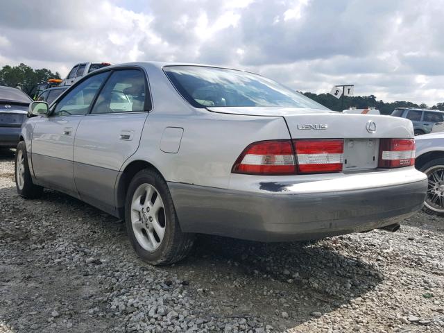 JT8BF28G210304743 - 2001 LEXUS ES 300 SILVER photo 3