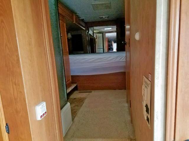 4YDF3402984703169 - 2008 KEYSTONE MONTANA WHITE photo 6