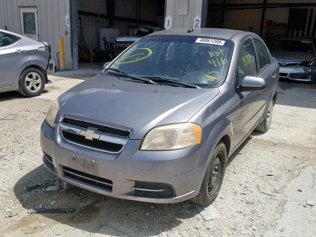 KL1TD56E49B653280 - 2009 CHEVROLET AVEO LS GRAY photo 2