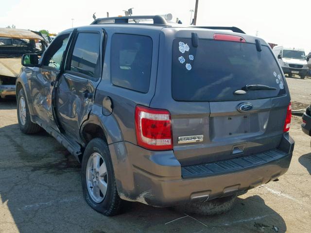 1FMCU9D79BKB45702 - 2011 FORD ESCAPE XLT GRAY photo 3
