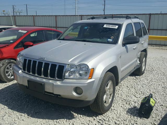 1J4HR58205C550858 - 2005 JEEP GRAND CHER SILVER photo 2