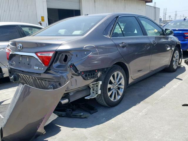 4T1BD1FK4HU217661 - 2017 TOYOTA CAMRY HYBR CHARCOAL photo 4