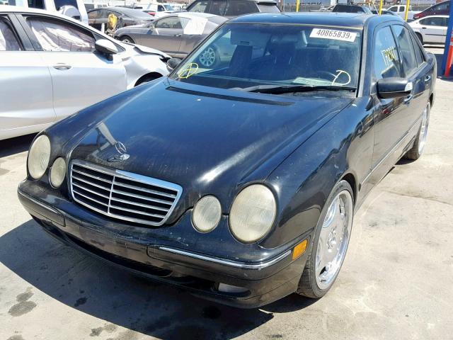 WDBJF65JX2B407823 - 2002 MERCEDES-BENZ E 320 BLACK photo 2