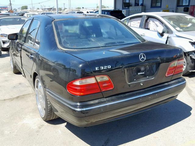 WDBJF65JX2B407823 - 2002 MERCEDES-BENZ E 320 BLACK photo 3