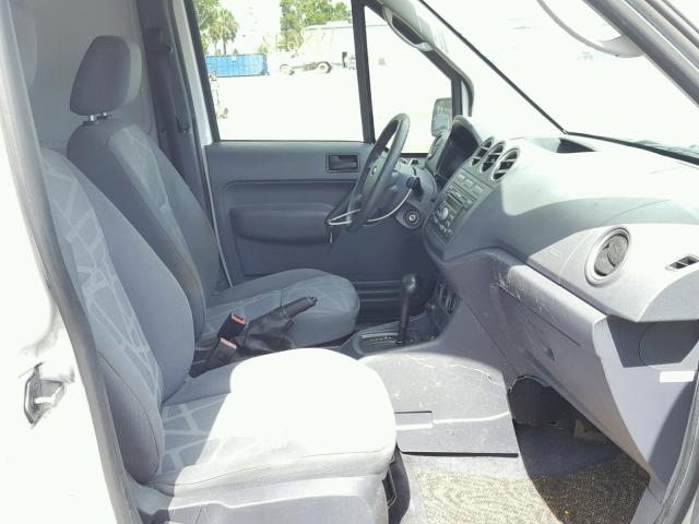 NM0LS7DN3BT050055 - 2011 FORD TRANSIT CO WHITE photo 5