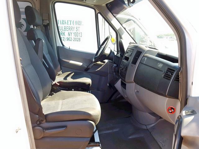 WDYPE8CC6C5640374 - 2012 FREIGHTLINER SPRINTER 2 WHITE photo 5