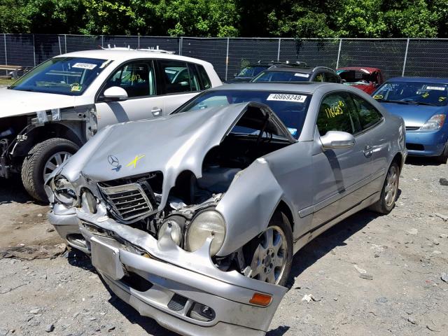 WDBLJ65G01T073046 - 2001 MERCEDES-BENZ CLK 320 GRAY photo 2