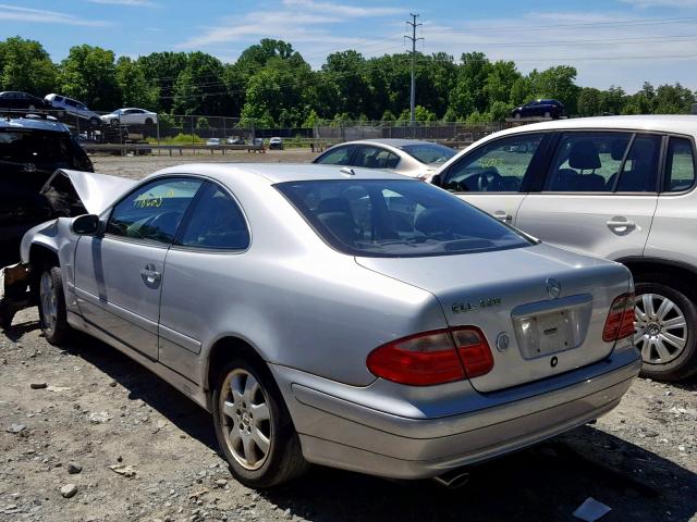 WDBLJ65G01T073046 - 2001 MERCEDES-BENZ CLK 320 GRAY photo 3