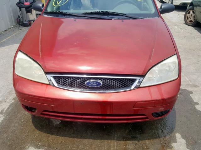 1FAFP34N65W146412 - 2005 FORD FOCUS ZX4 MAROON photo 9