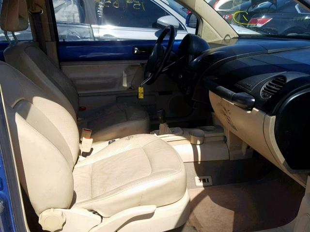 3VWDD21C3YM500752 - 2000 VOLKSWAGEN NEW BEETLE ლურჯი ფოტო 5