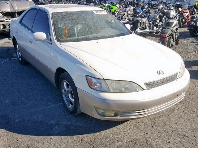 JT8BF22G9V0058112 - 1997 LEXUS ES 300 WHITE photo 1