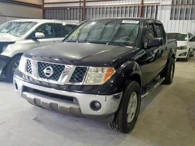 1N6AD07U65C403307 - 2005 NISSAN FRONTIER C BLACK photo 2