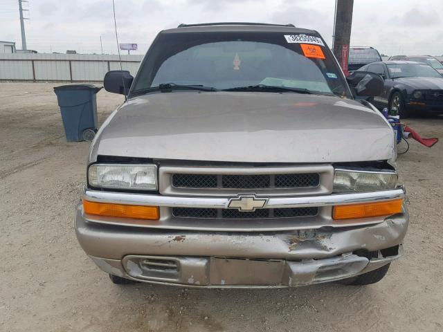 1GNCS13W82K108538 - 2002 CHEVROLET BLAZER GOLD photo 9