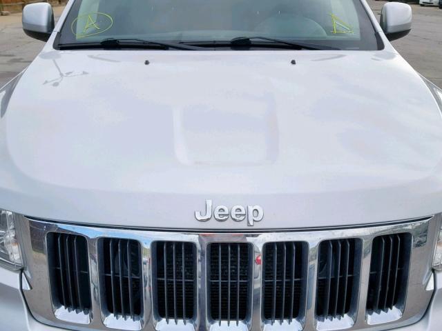 1J4RR4GG3BC627343 - 2011 JEEP GRAND CHER SILVER photo 9