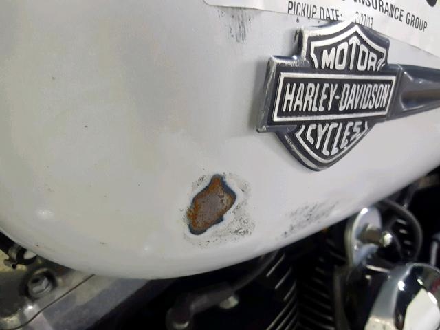 1HD1GY414BC331942 - 2011 HARLEY-DAVIDSON FXDF WHITE photo 18