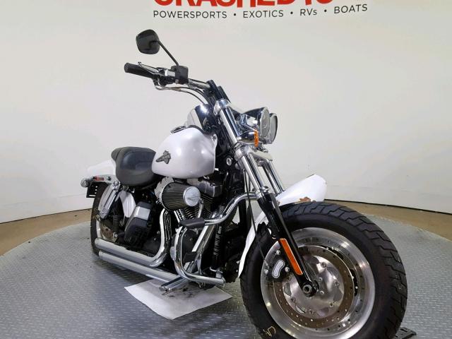 1HD1GY414BC331942 - 2011 HARLEY-DAVIDSON FXDF WHITE photo 2