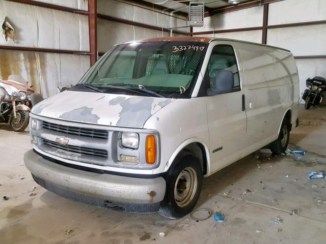 1GCEG15M711189079 - 2001 CHEVROLET EXPRESS G1 WHITE photo 2