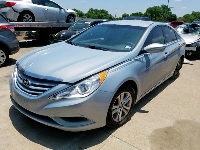 5NPEB4ACXCH470396 - 2012 HYUNDAI SONATA GLS SILVER photo 2