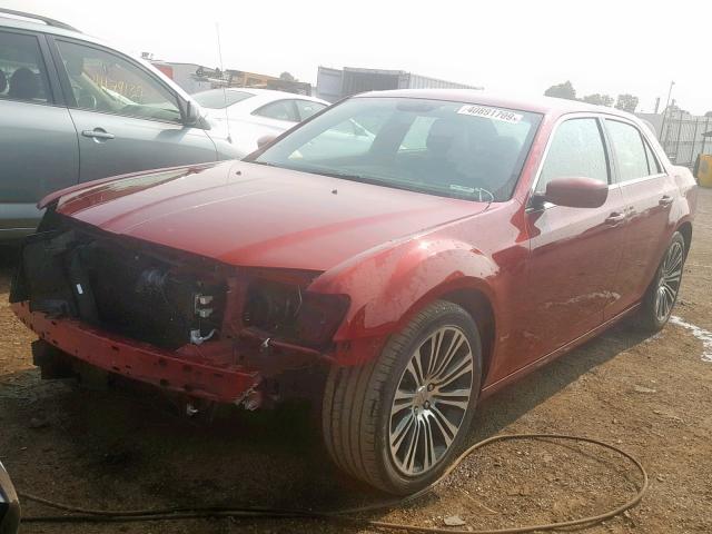 2C3CCABG4EH189893 - 2014 CHRYSLER 300 S RED photo 2