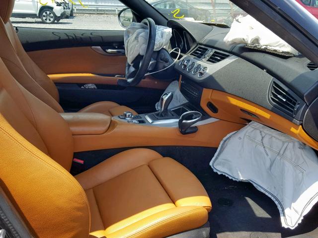 WBALM7C52BE384075 - 2011 BMW Z4 SDRIVE3 Noir photo 5