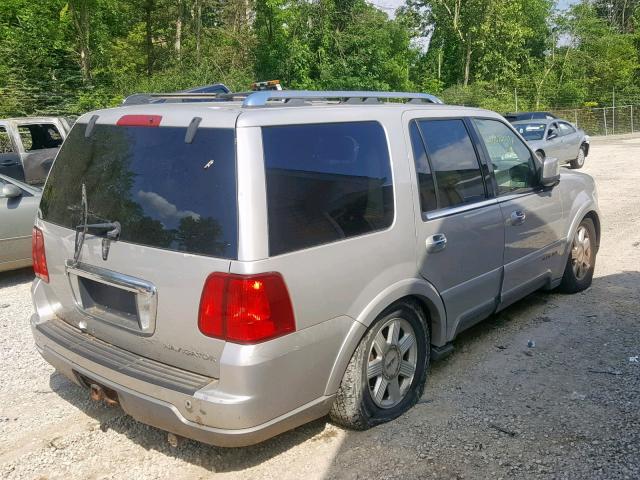 5LMFU28R43LJ30873 - 2003 LINCOLN NAVIGATOR SILVER photo 4