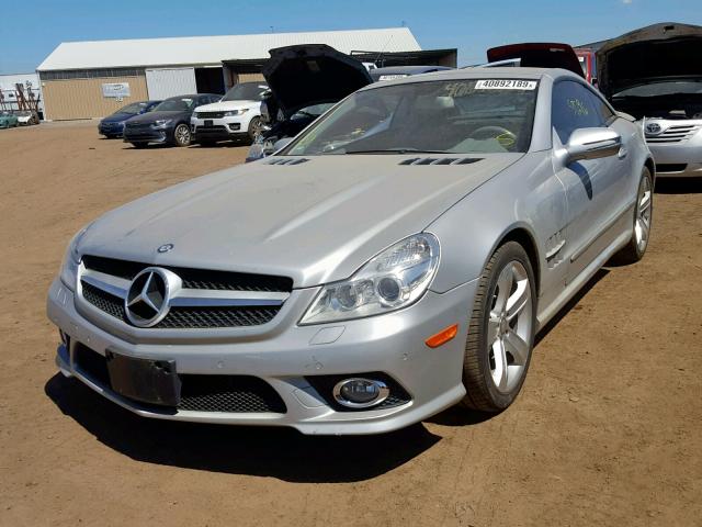 WDBSK7BA5BF161489 - 2011 MERCEDES-BENZ SL 550 SILVER photo 2