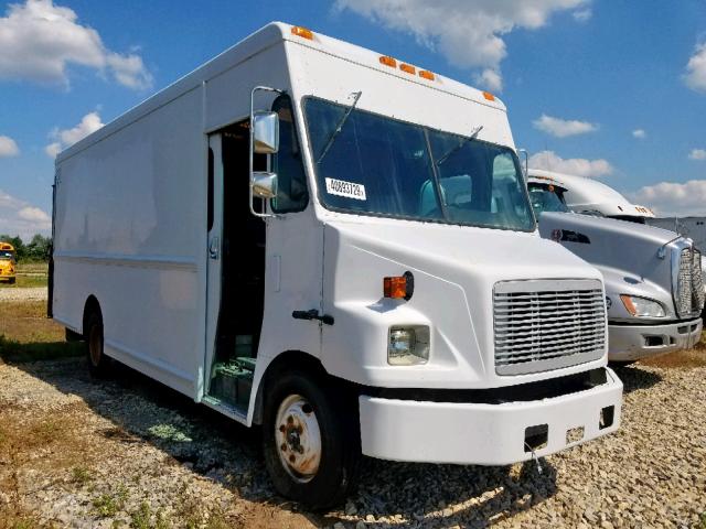 4UZAAPCP24CM99435 - 2004 FREIGHTLINER CHASSIS M WHITE photo 1