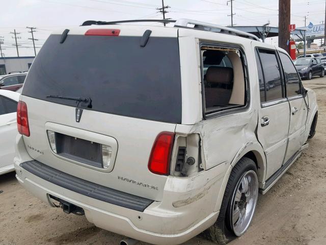 5LMFU27516LJ10941 - 2006 LINCOLN NAVIGATOR WHITE photo 4