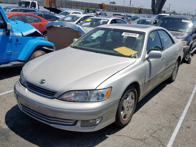 JT8BF28G910320552 - 2001 LEXUS ES 300 TAN photo 2