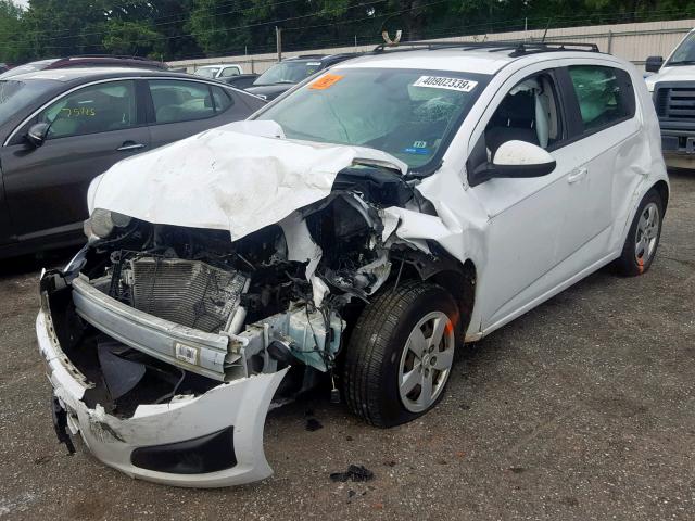1G1JA6SH4F4141056 - 2015 CHEVROLET SONIC LS 白色 照片 2
