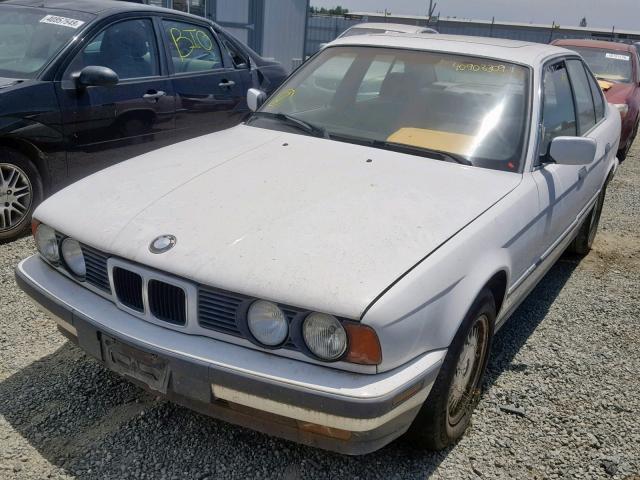 WBAHD5312PGB35989 - 1993 BMW 525 I WHITE photo 2