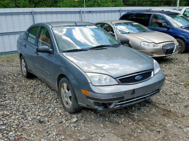 1FAFP34N35W154659 - 2005 FORD FOCUS ZX4 GREEN photo 1