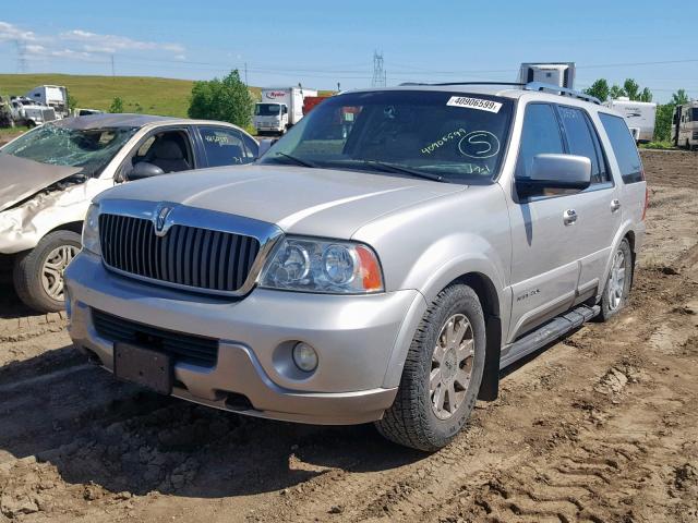 5LMFU28R73LJ48932 - 2003 LINCOLN NAVIGATOR SILVER photo 2