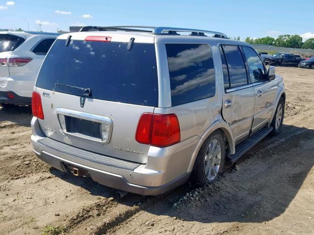 5LMFU28R73LJ48932 - 2003 LINCOLN NAVIGATOR SILVER photo 4