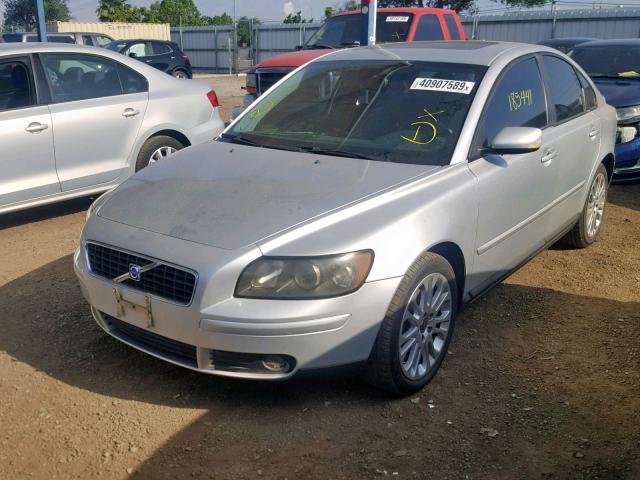 YV1MS682852052129 - 2005 VOLVO S40 T5 SILVER photo 2
