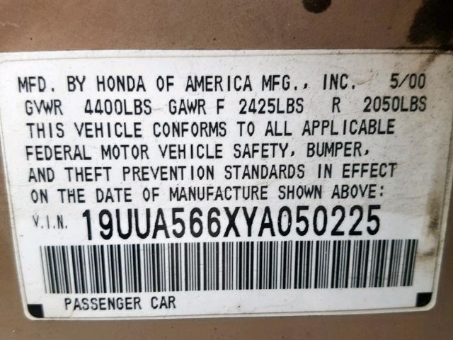 19UUA566XYA050225 - 2000 ACURA 3.2TL GOLD photo 10